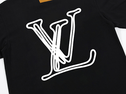 LOUIS VUITTON 新作プリントクルーネックTシャツ