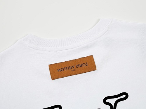 LOUIS VUITTON 新作プリントクルーネックTシャツ