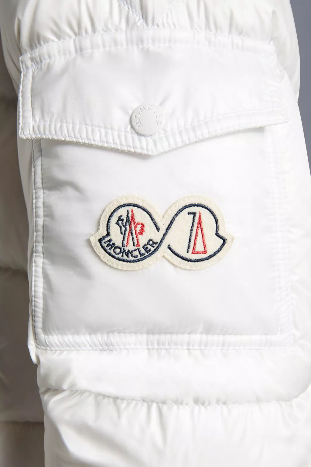 【70周年記念モデル】Moncler Maya 70ダウンジャケット