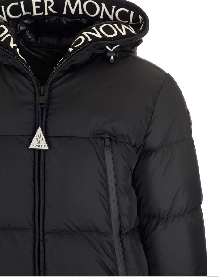 【MONCLER】 MONTCLA パデッド ダウンジャケット