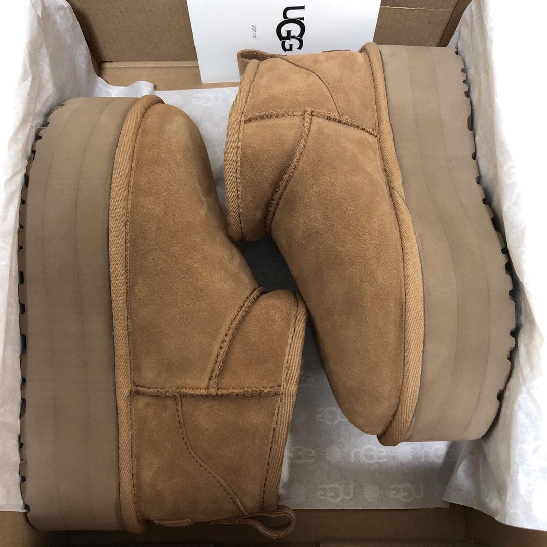 🔥2023秋冬シーズンに登場！❤️渡辺直美同項！UGG CLASSIC ULTRA MINI PLATFORM✨ 履き心地の良さとスタイルアップ効果を実現！
