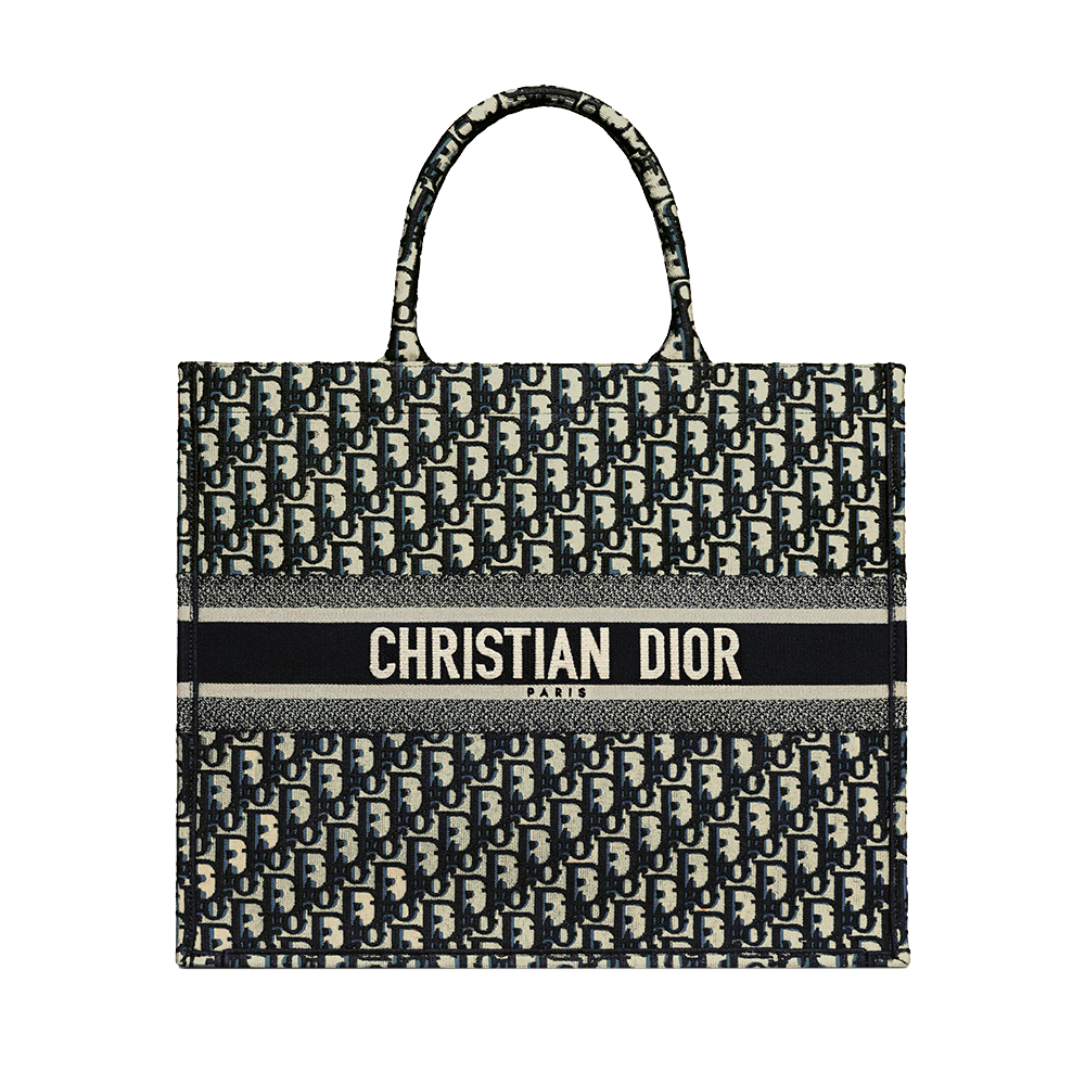 【Christian Dior】雑誌掲載！滝沢眞規子さん愛用の大人気エンブロイダリートートバッグが登場！Book Tote Bag😍