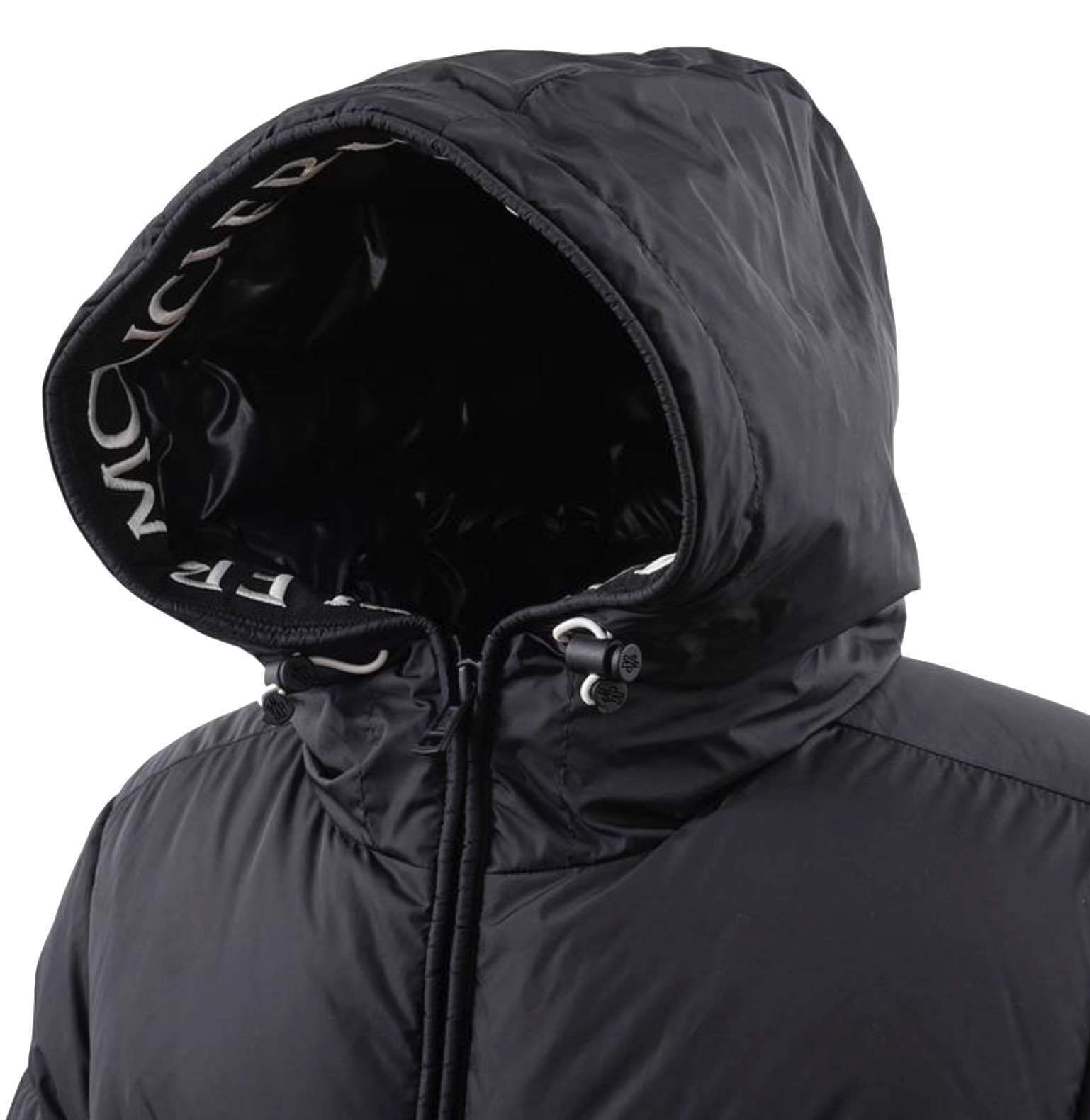 【MONCLER】 MONTCLA パデッド ダウンジャケット