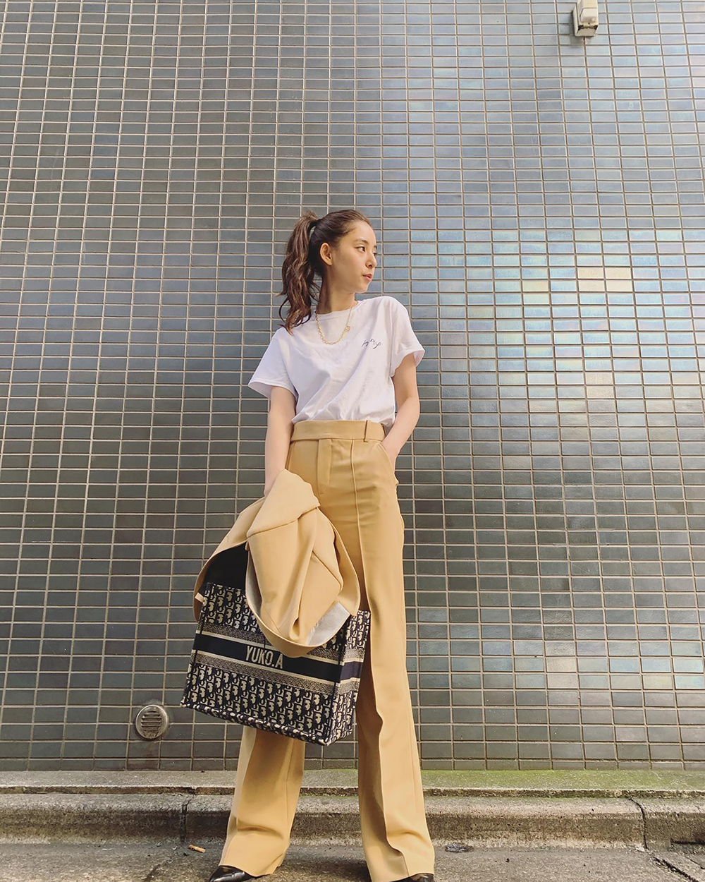 【Christian Dior】雑誌掲載！滝沢眞規子さん愛用の大人気エンブロイダリートートバッグが登場！Book Tote Bag😍