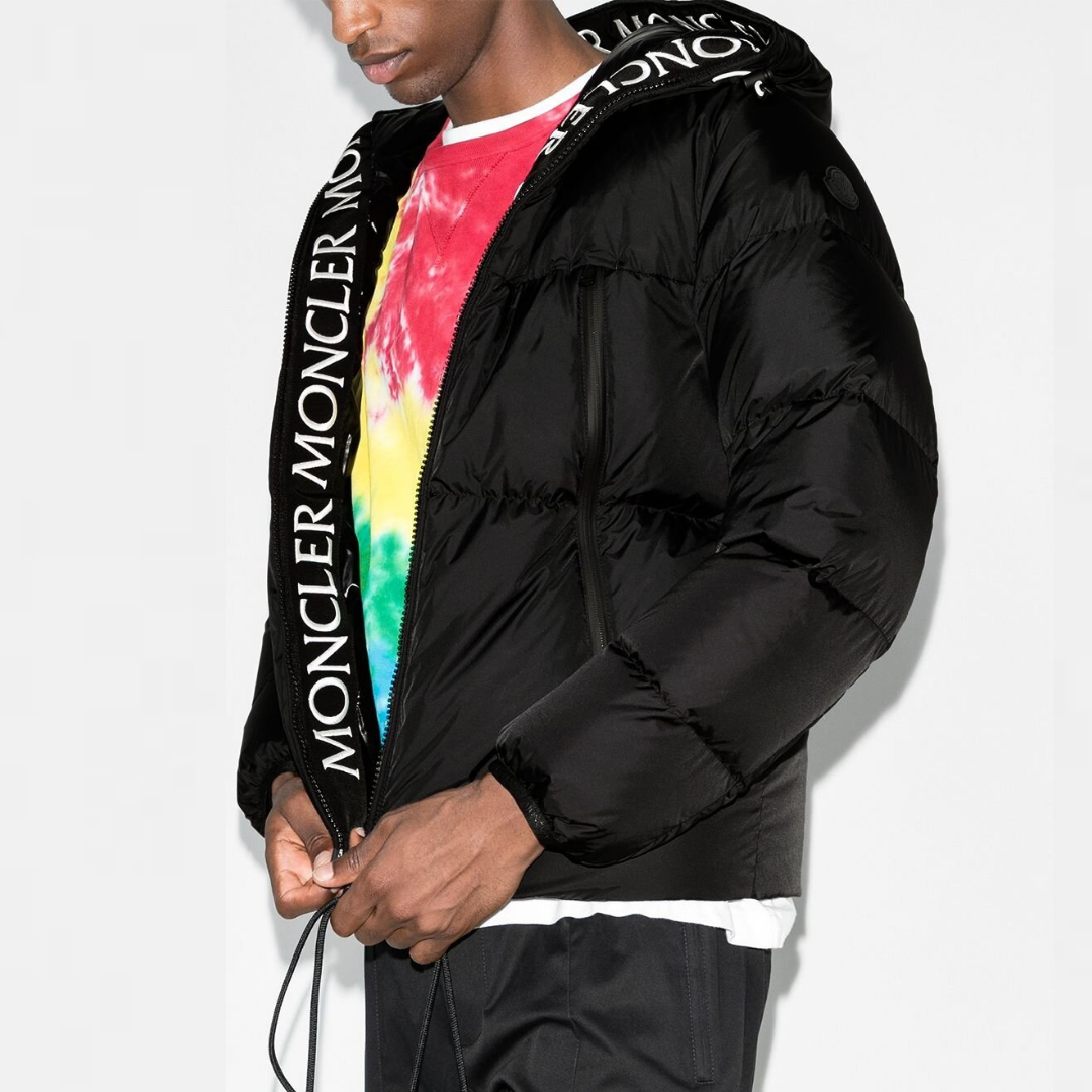 【MONCLER】 MONTCLA パデッド ダウンジャケット