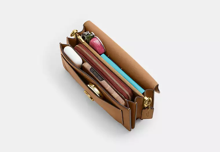 【COACH】タビー ショルダー バッグ 26｜上品で洗練された大人の新定番✨