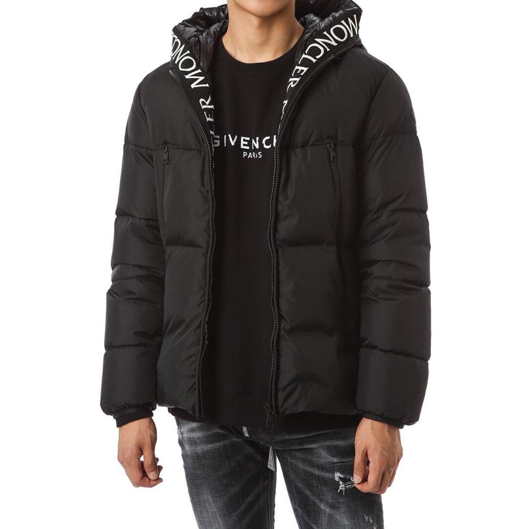 【MONCLER】 MONTCLA パデッド ダウンジャケット