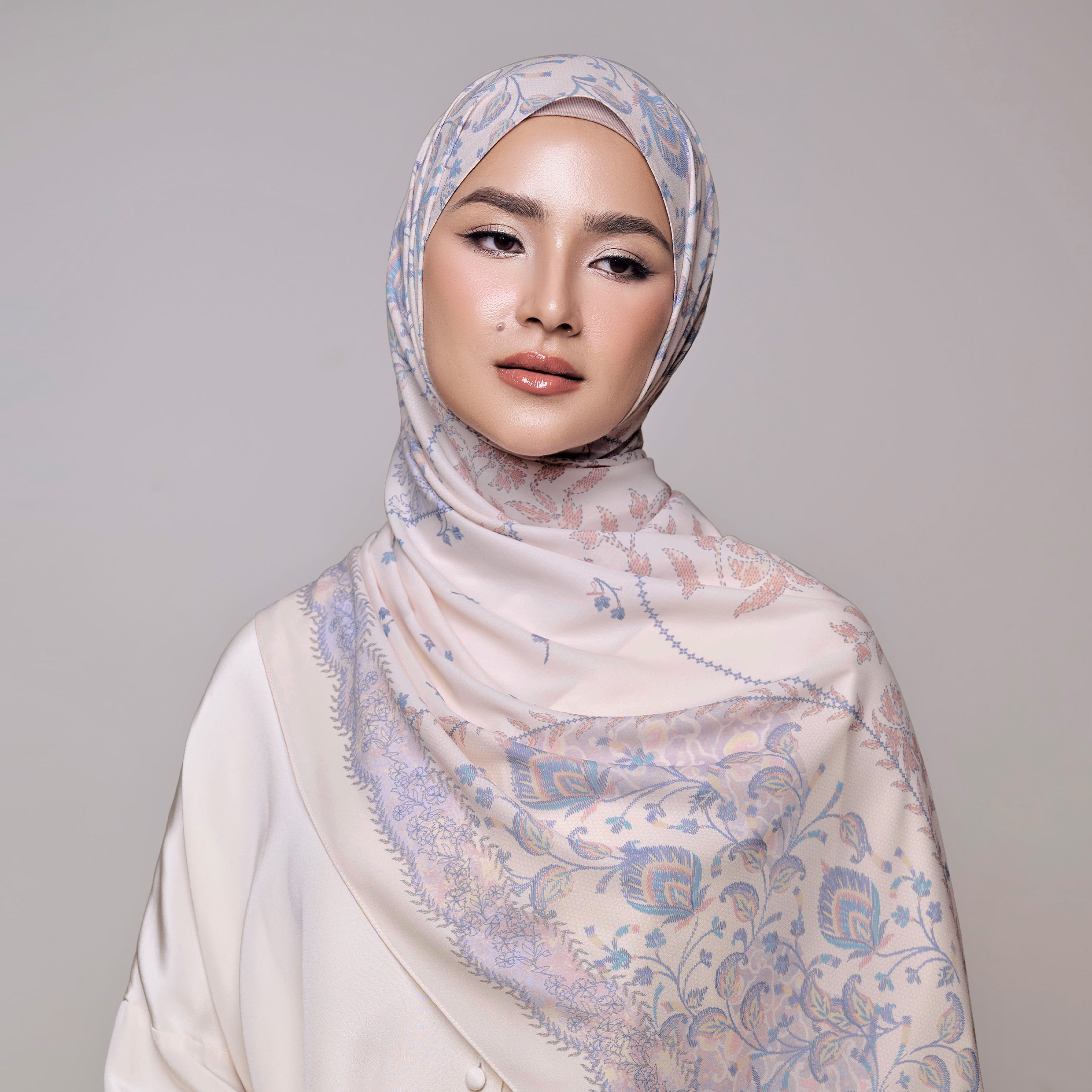 Awan Larat (Preorder)