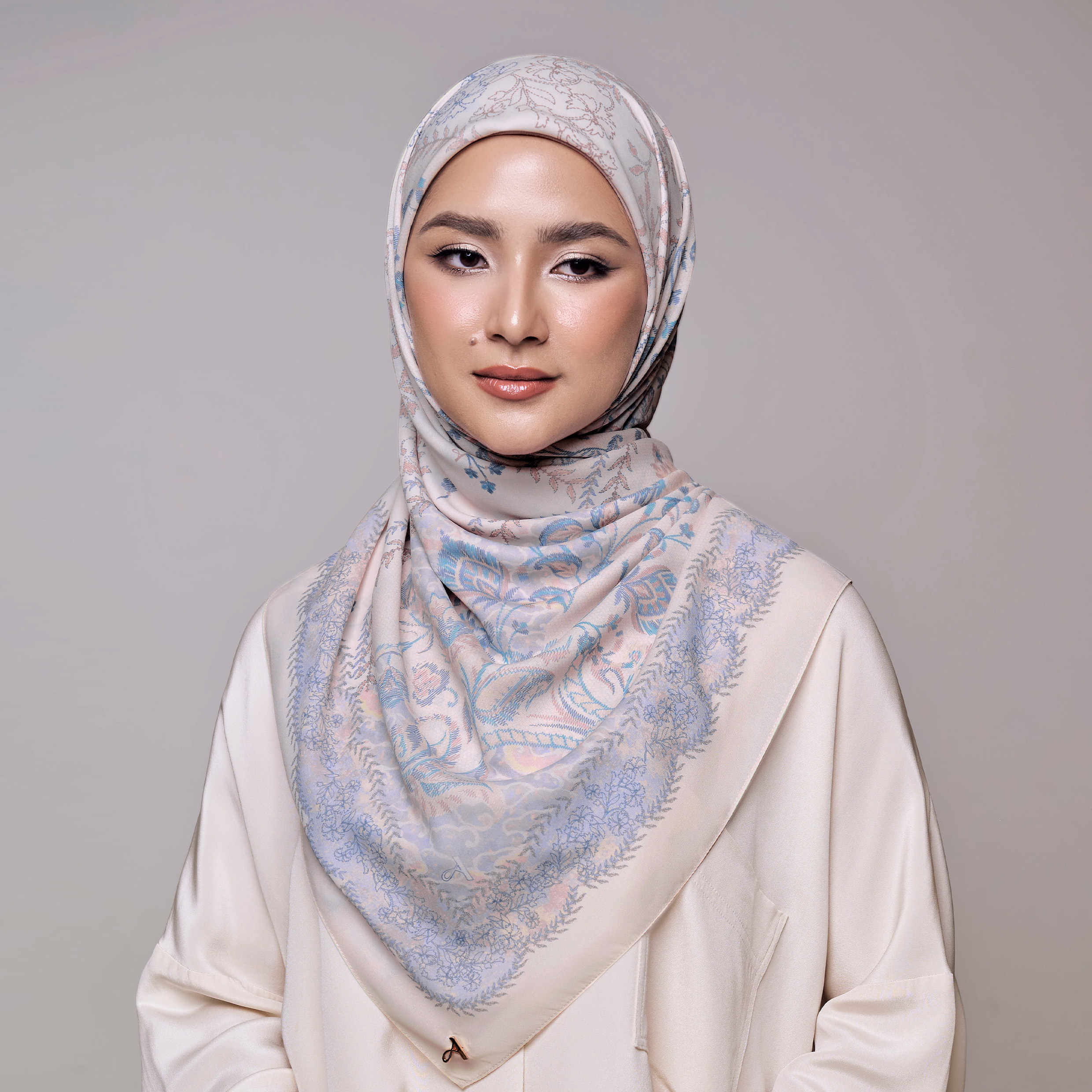 Awan Larat (Preorder)