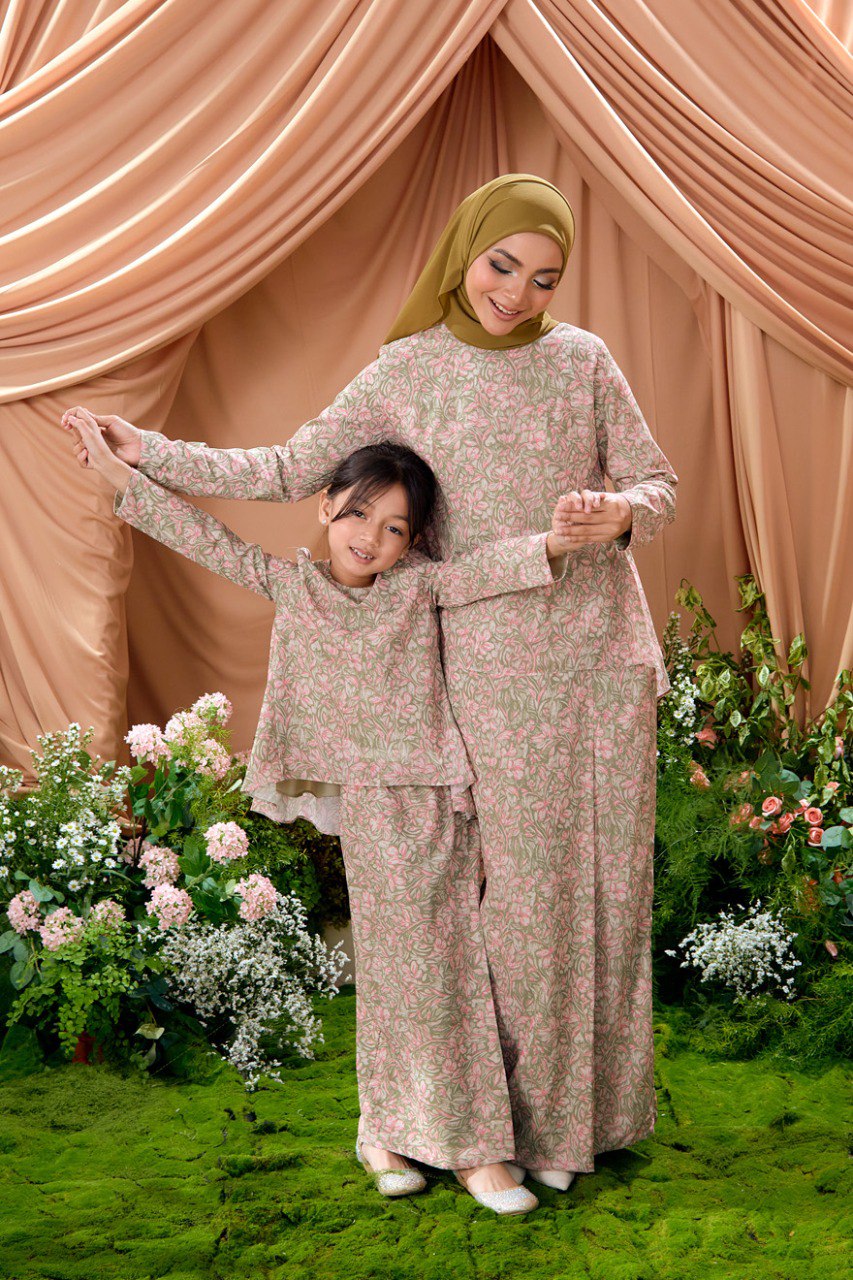 Kurung Azalea (Preorder)
