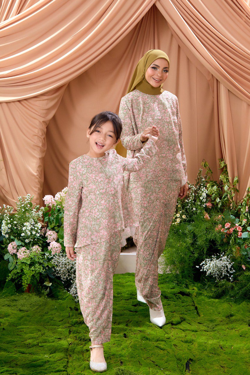 Kurung Azalea (Preorder)