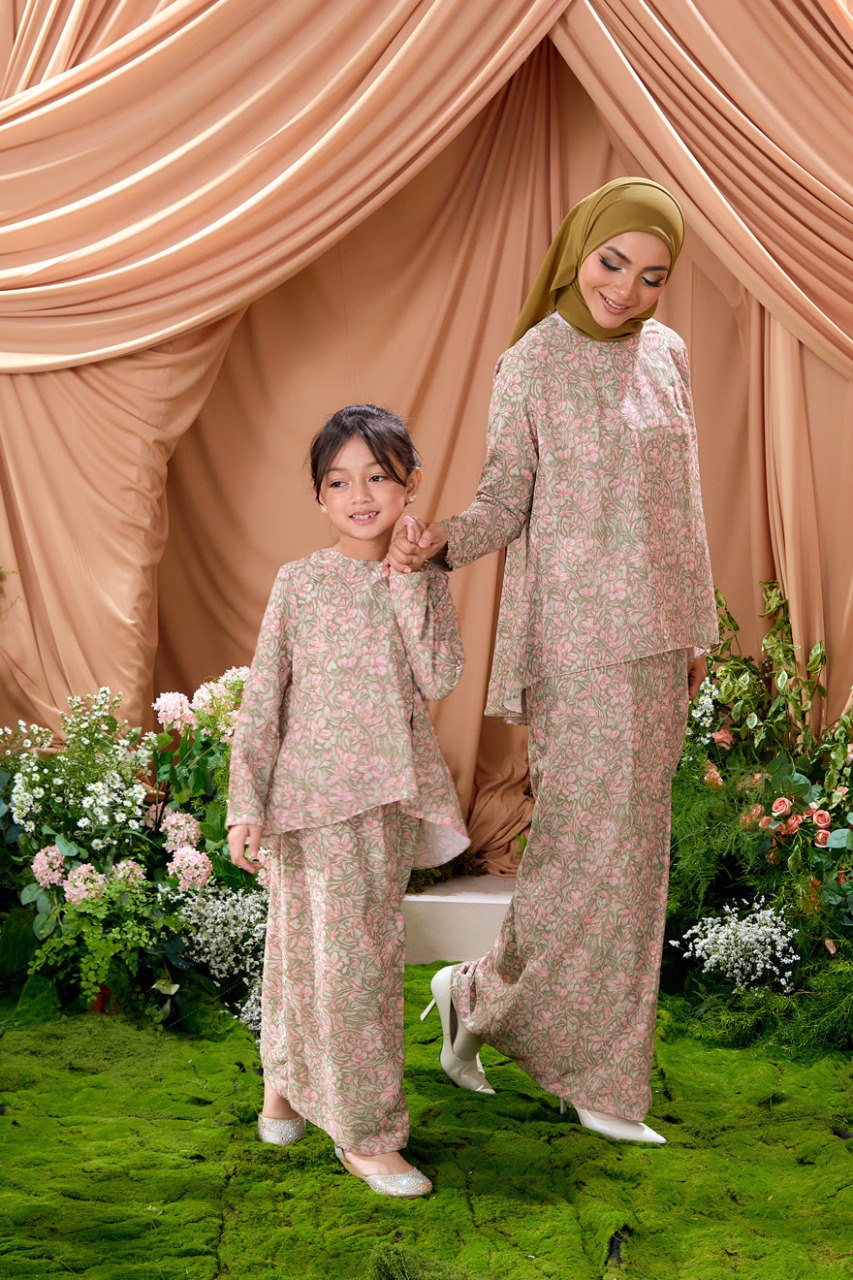 Kurung Azalea (Preorder)