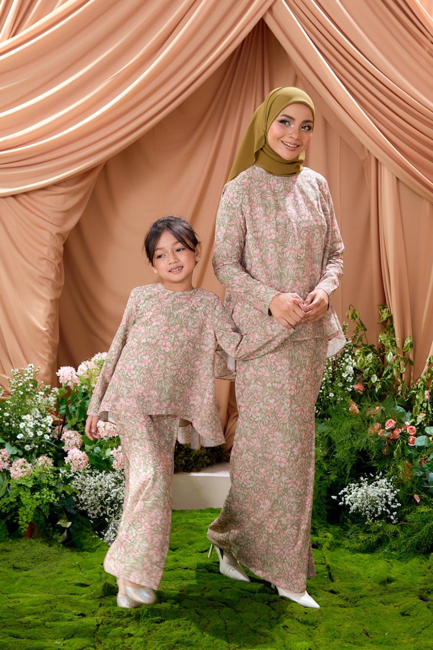 Kurung Azalea (Preorder)