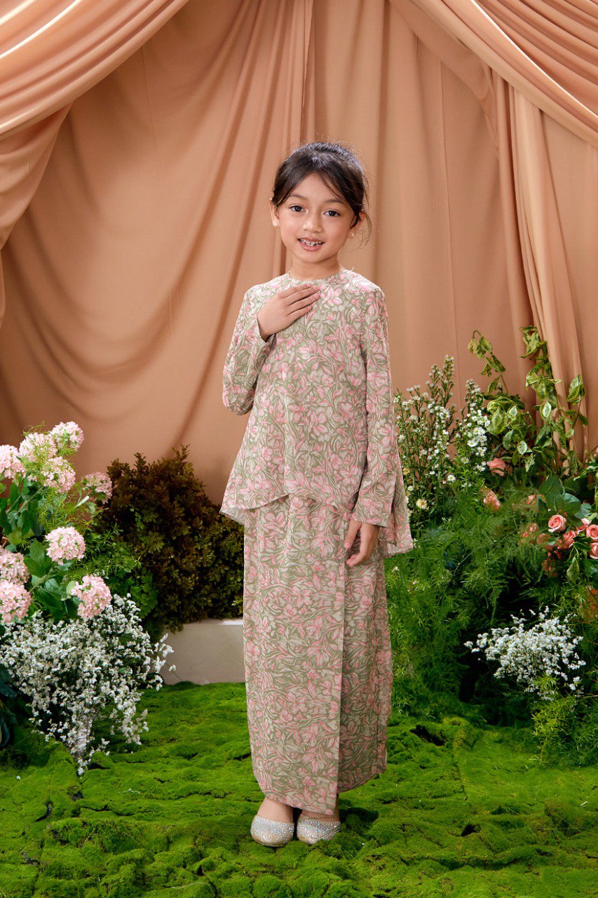 Kurung Azalea (Preorder)