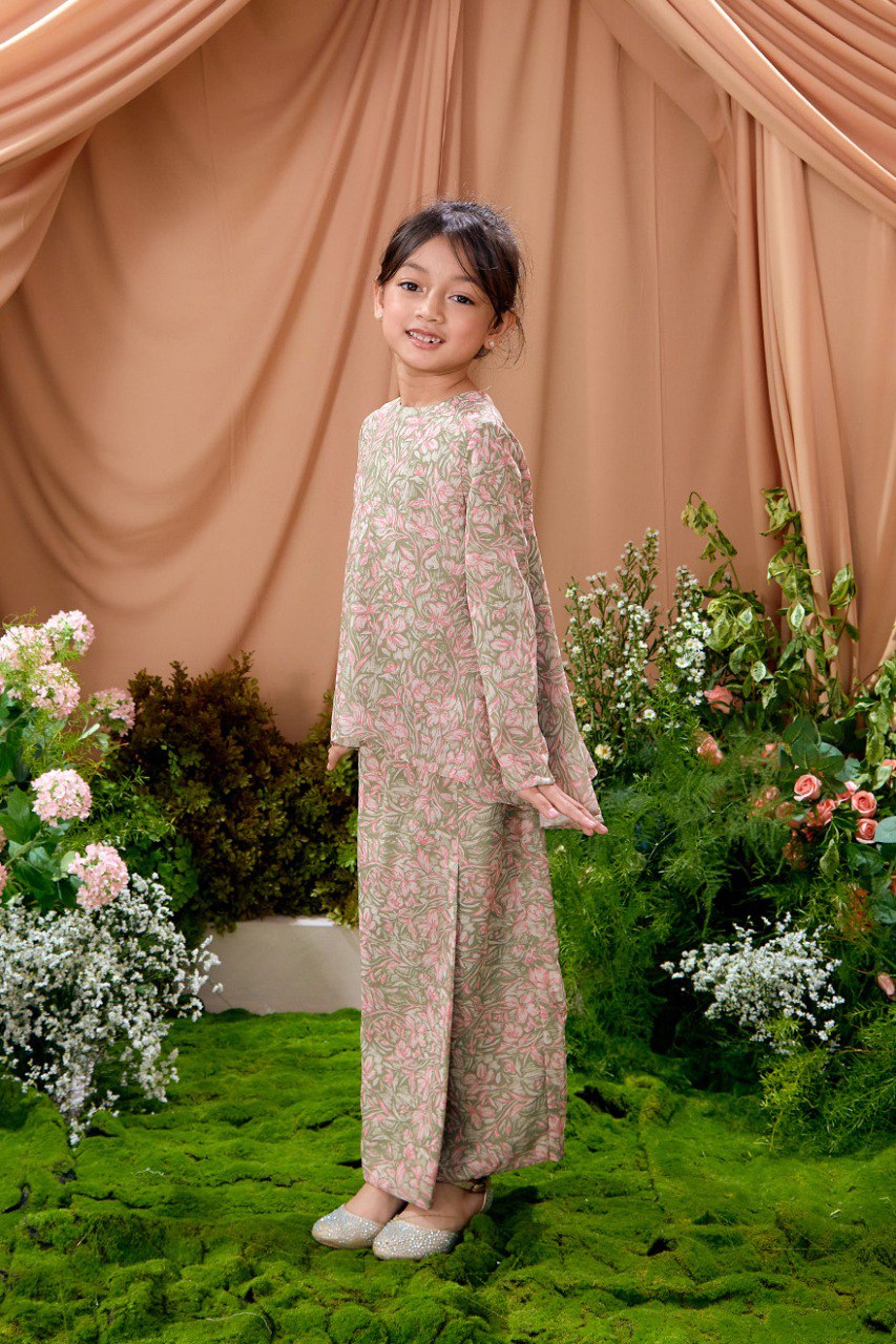 Kurung Azalea (Preorder)