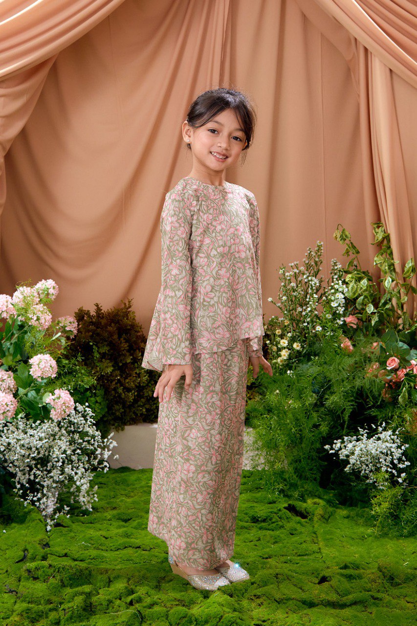 Kurung Azalea (Preorder)