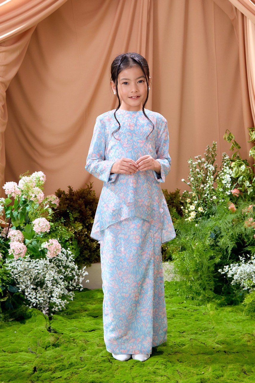 Kurung Azalea (Preorder)