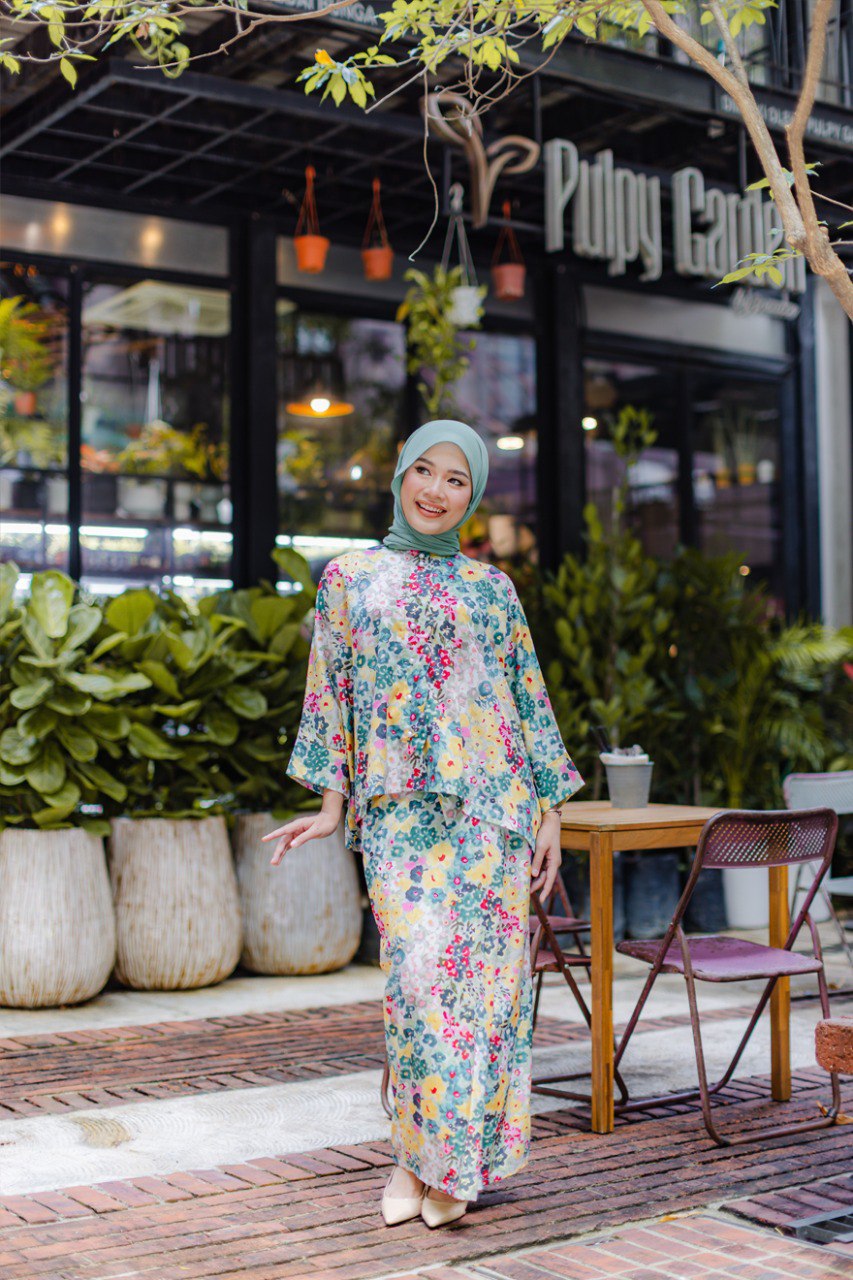 Kurung Dahlia (Preorder)