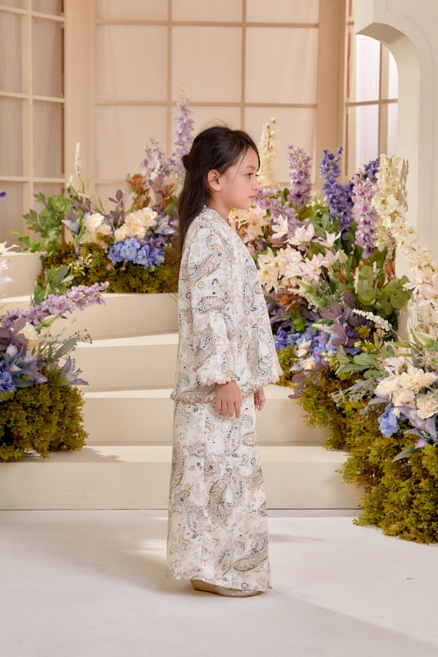 Kurung Melur (Preorder)