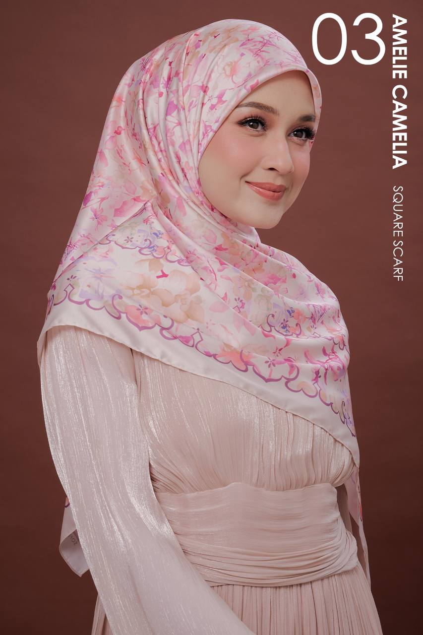 Amelie Camelia (Preorder)