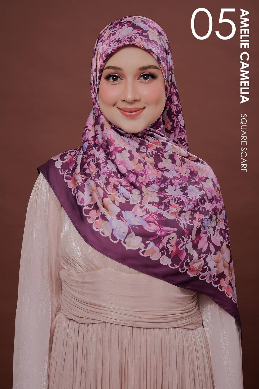 Amelie Camelia (Preorder)