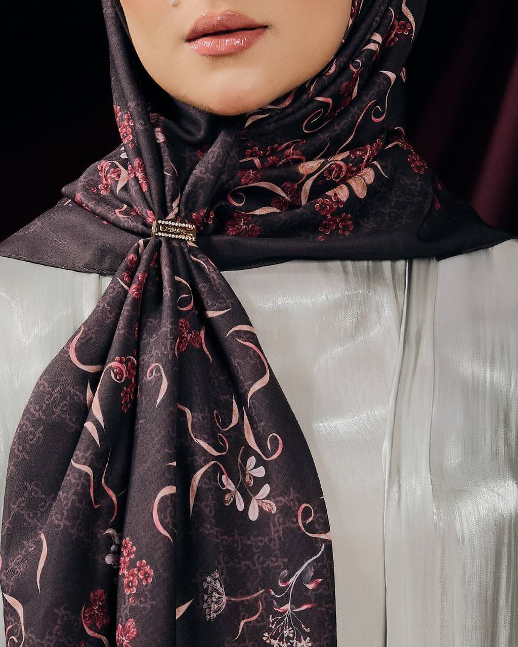 Nessa Mayra Square (Preorder)