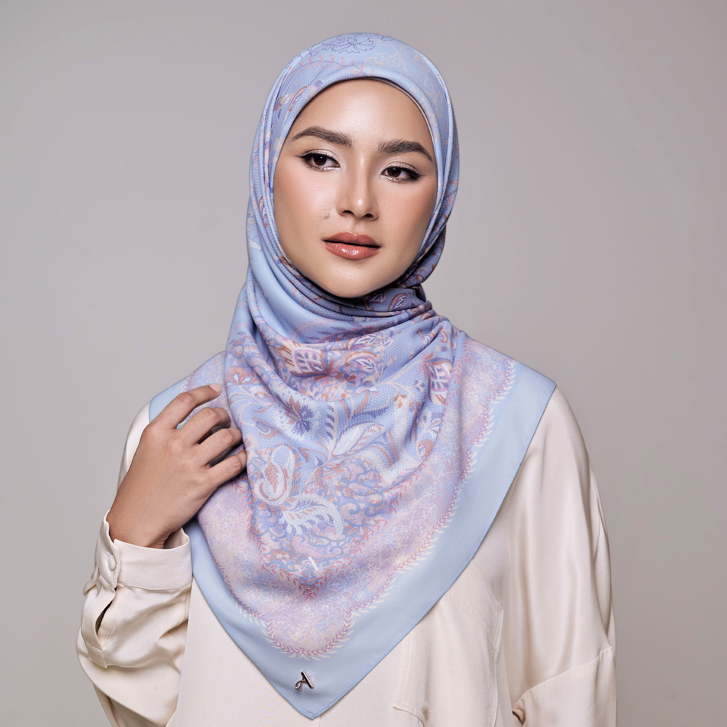 Awan Larat (Preorder)