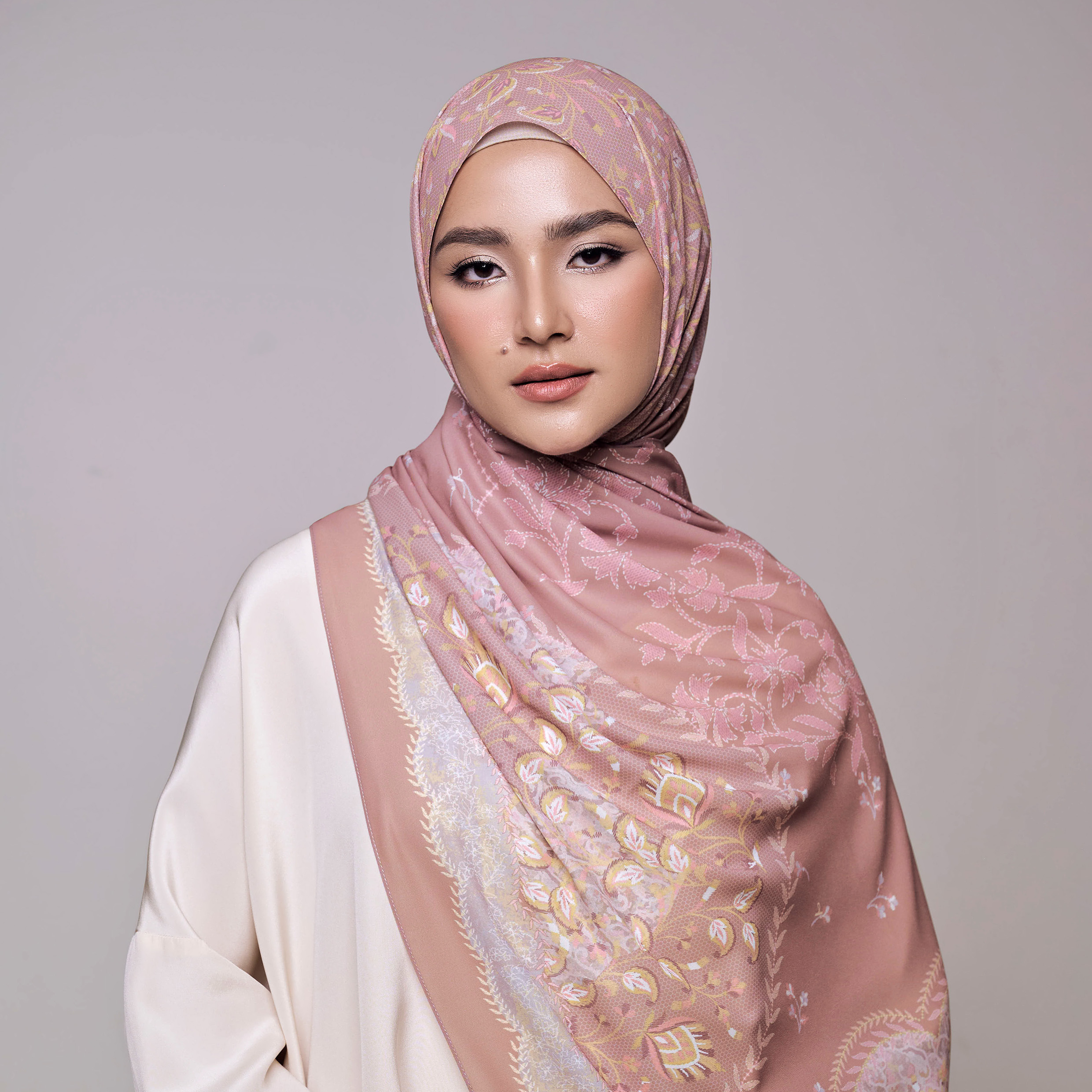 Awan Larat (Preorder)