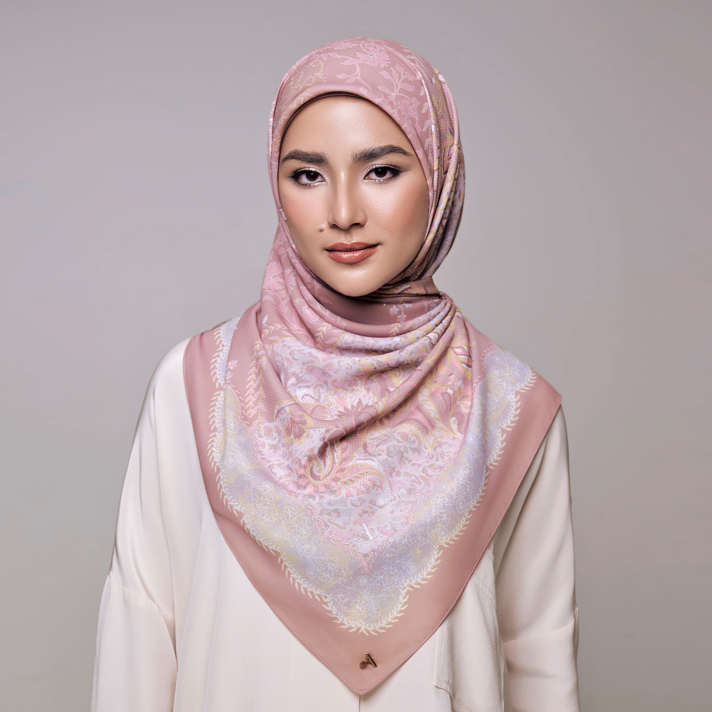 Awan Larat (Preorder)