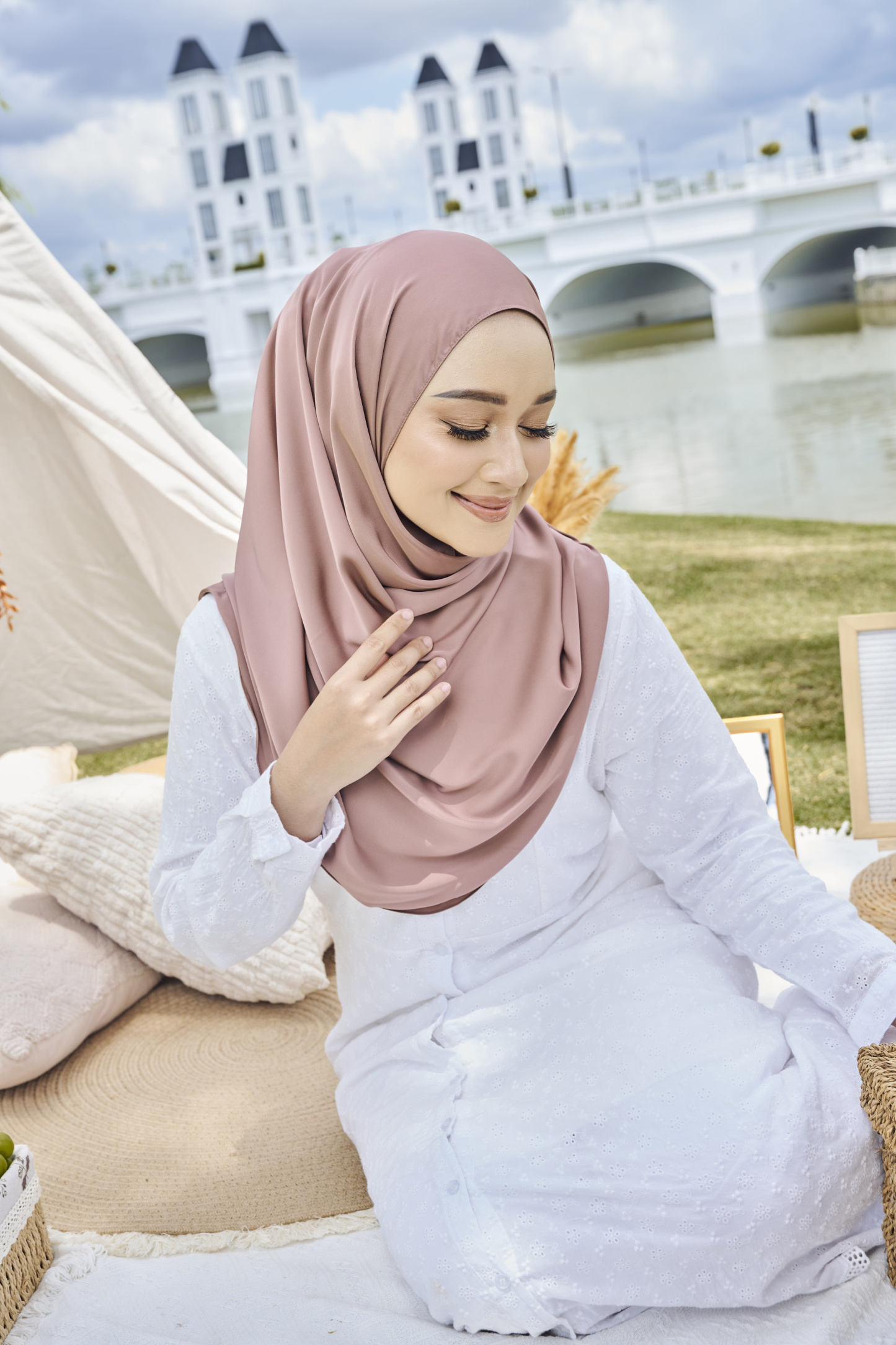 Erina Satin Snood