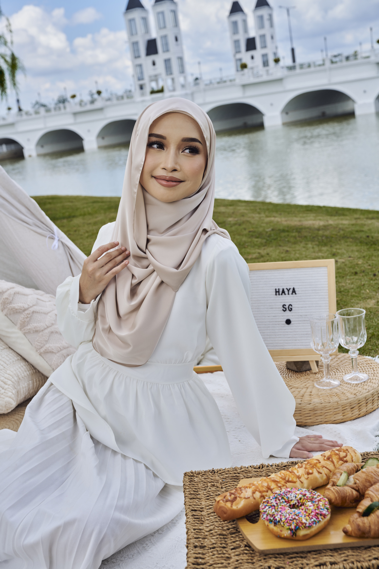 Erina Satin Snood