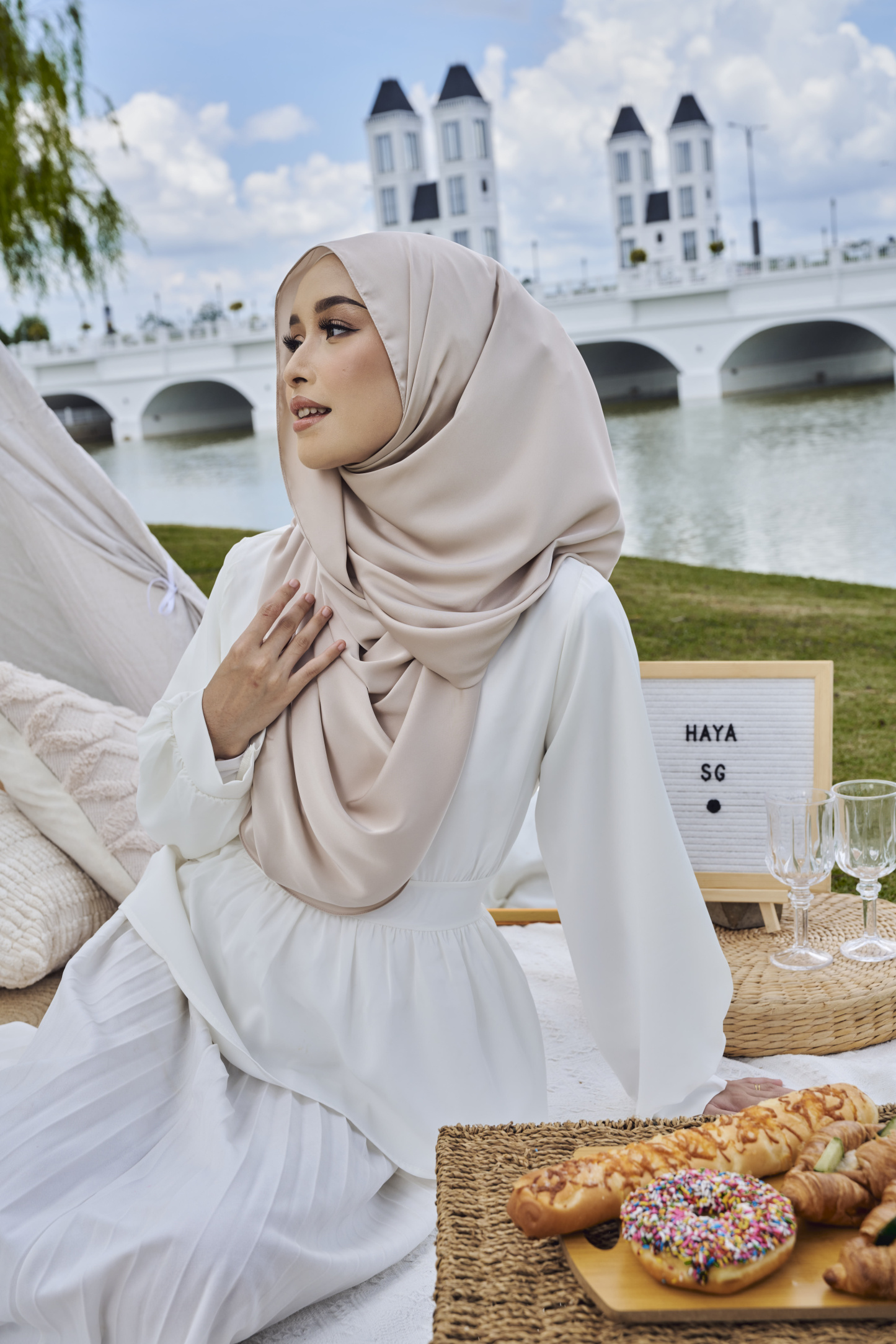 Erina Satin Snood