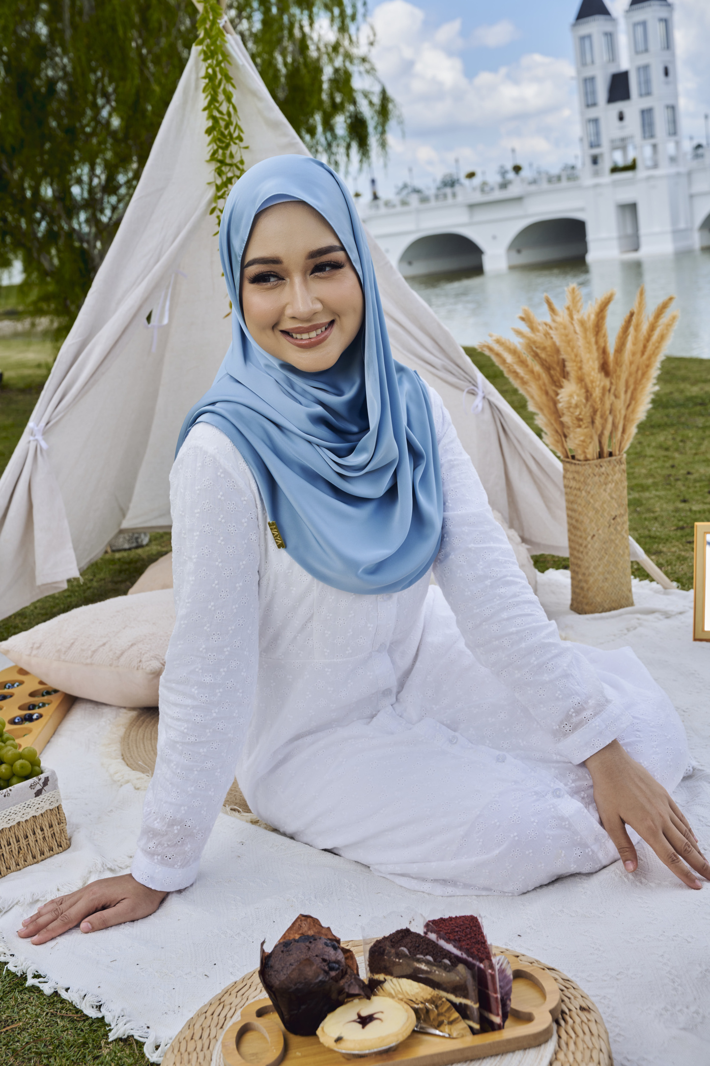 Erina Satin Snood