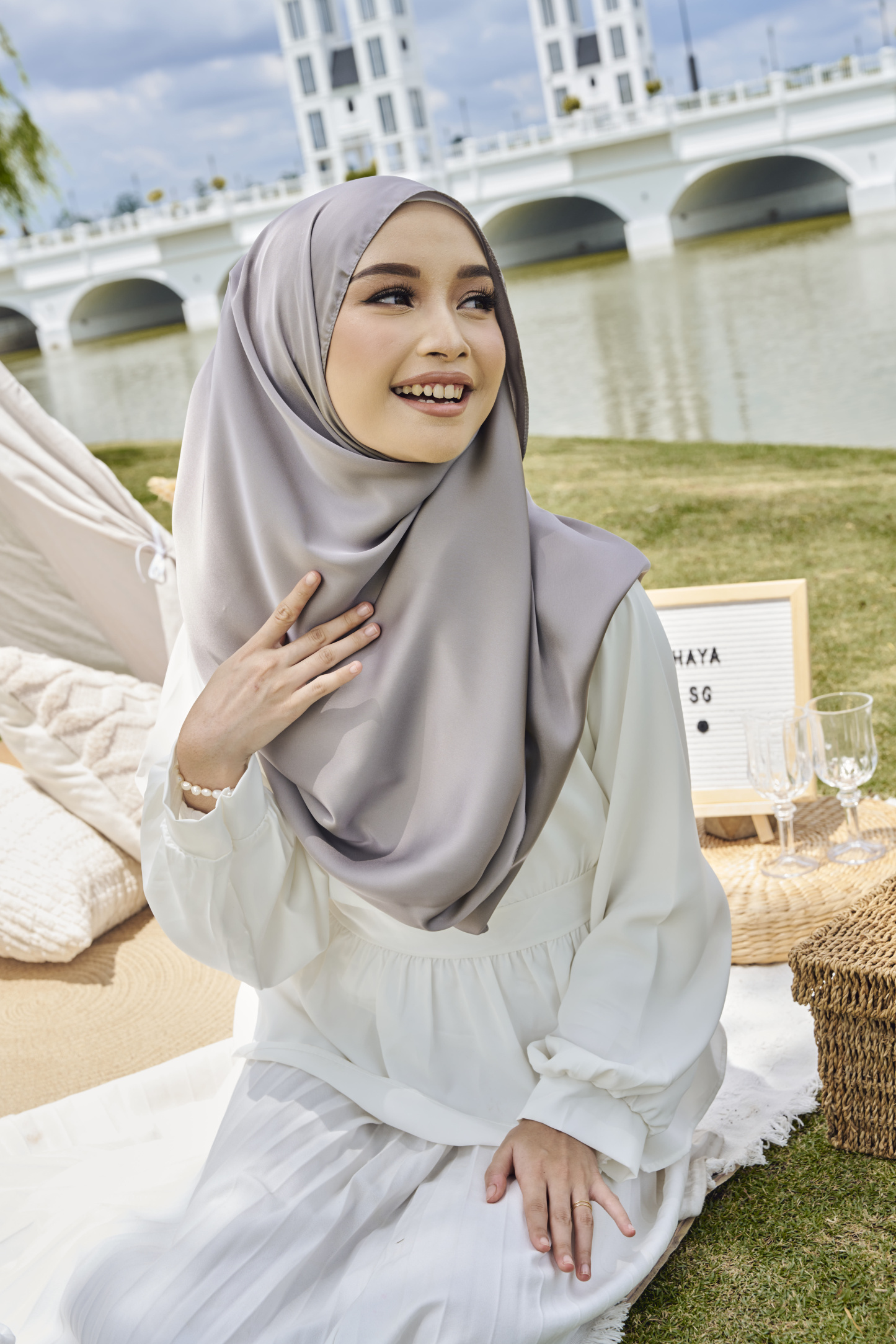 Erina Satin Snood