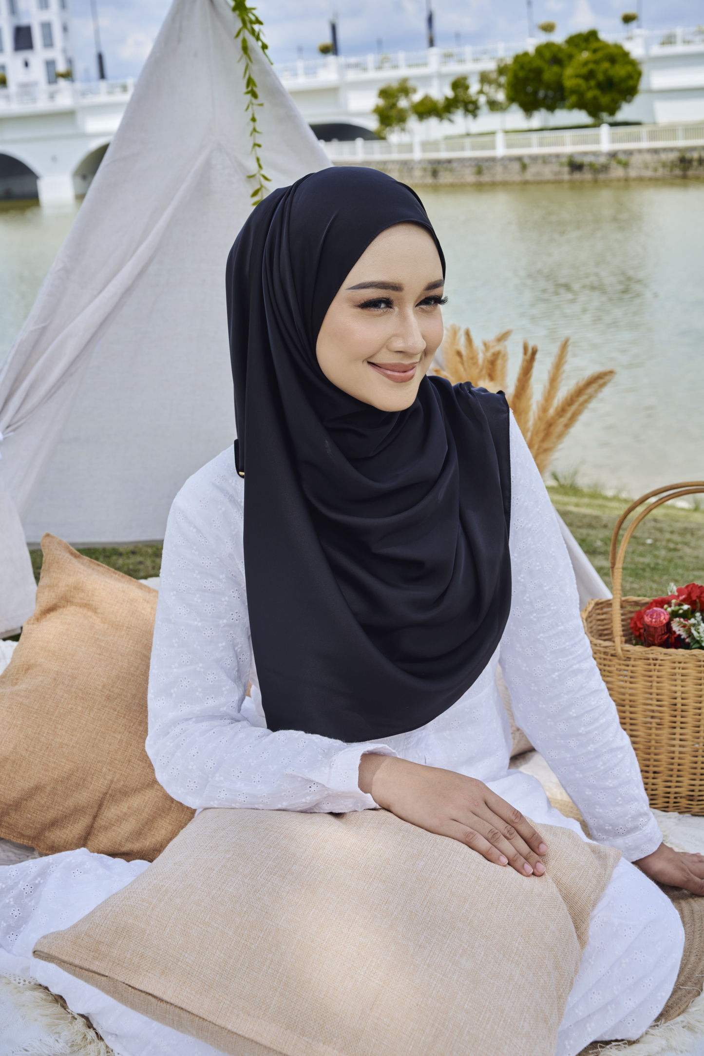 Erina Satin Snood