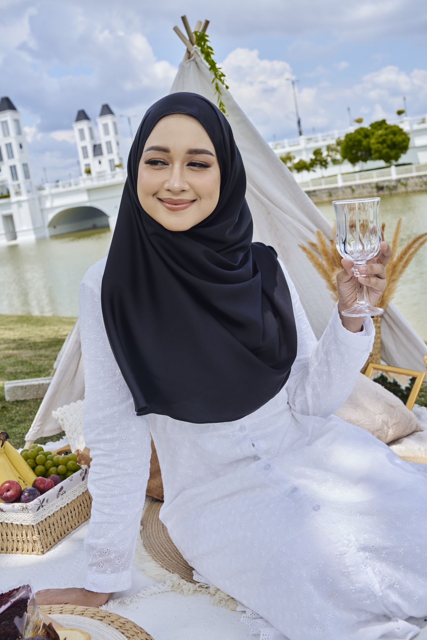 Erina Satin Snood
