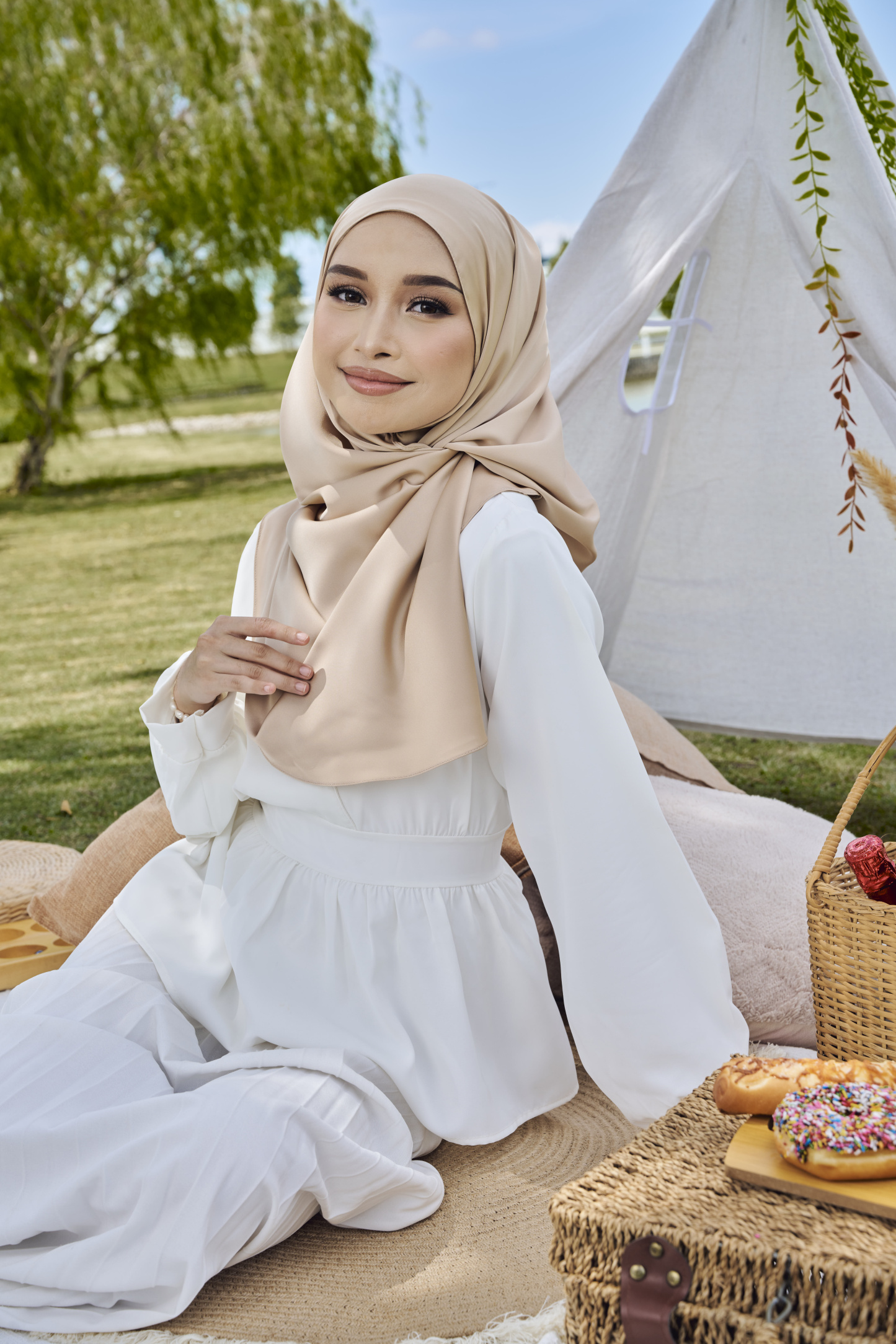 Erina Satin Snood