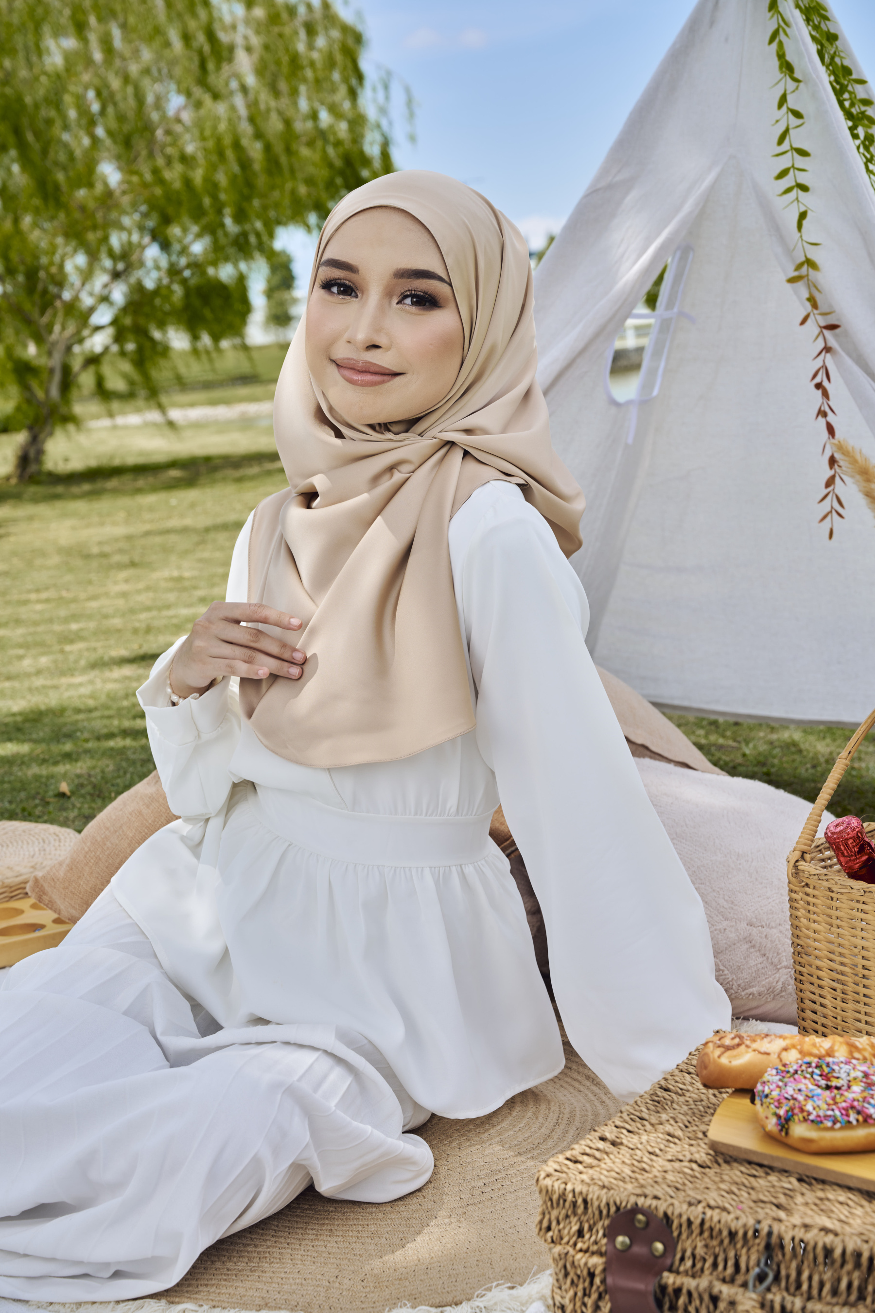 Erina Satin Snood