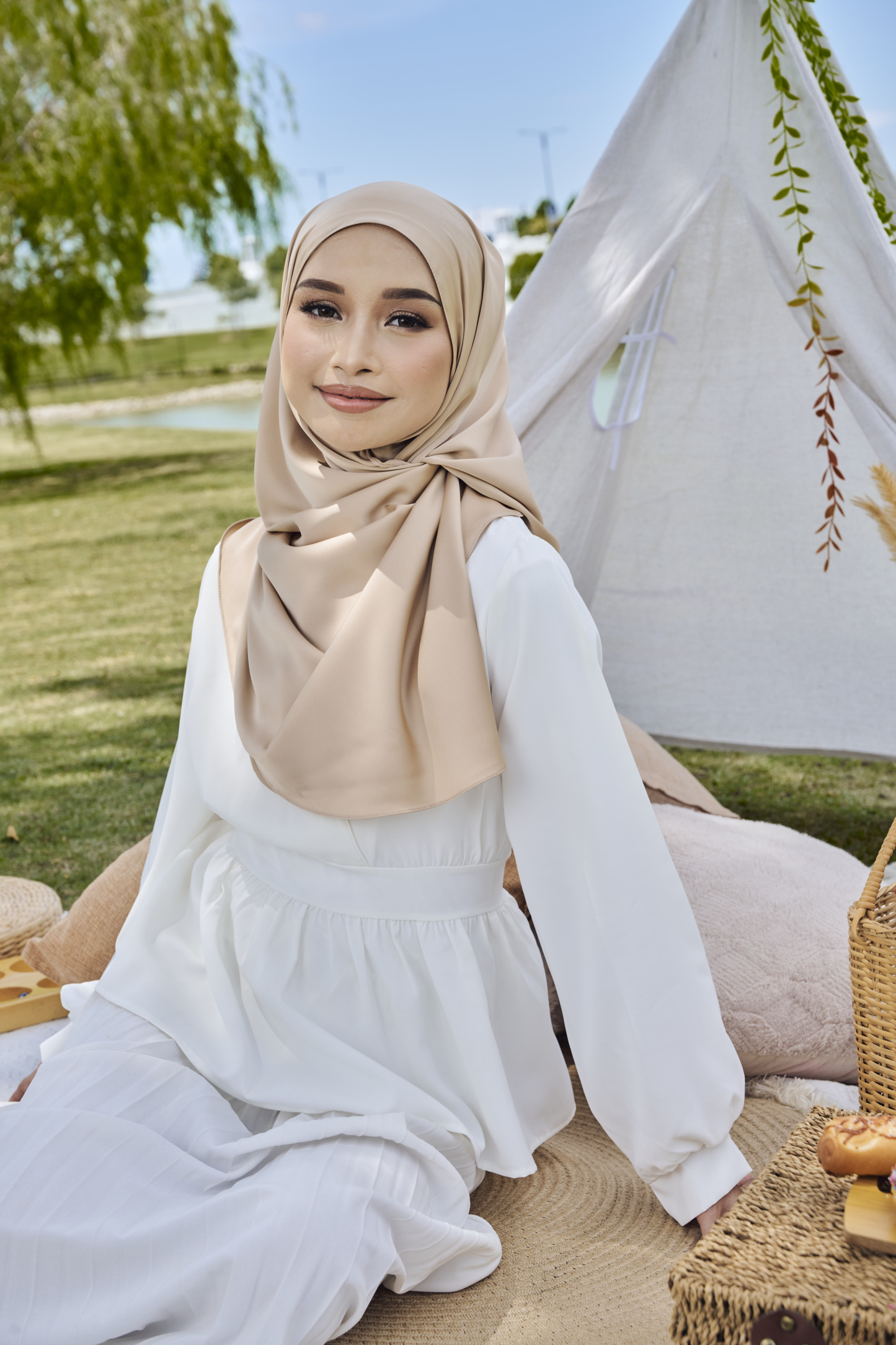 Erina Satin Snood