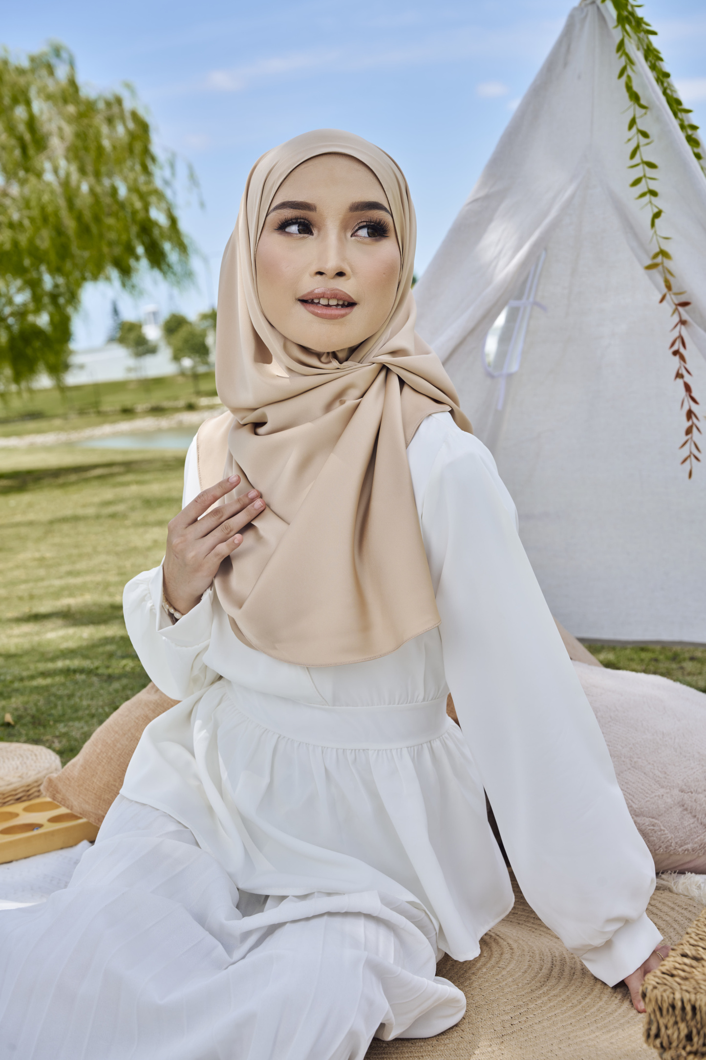 Erina Satin Snood