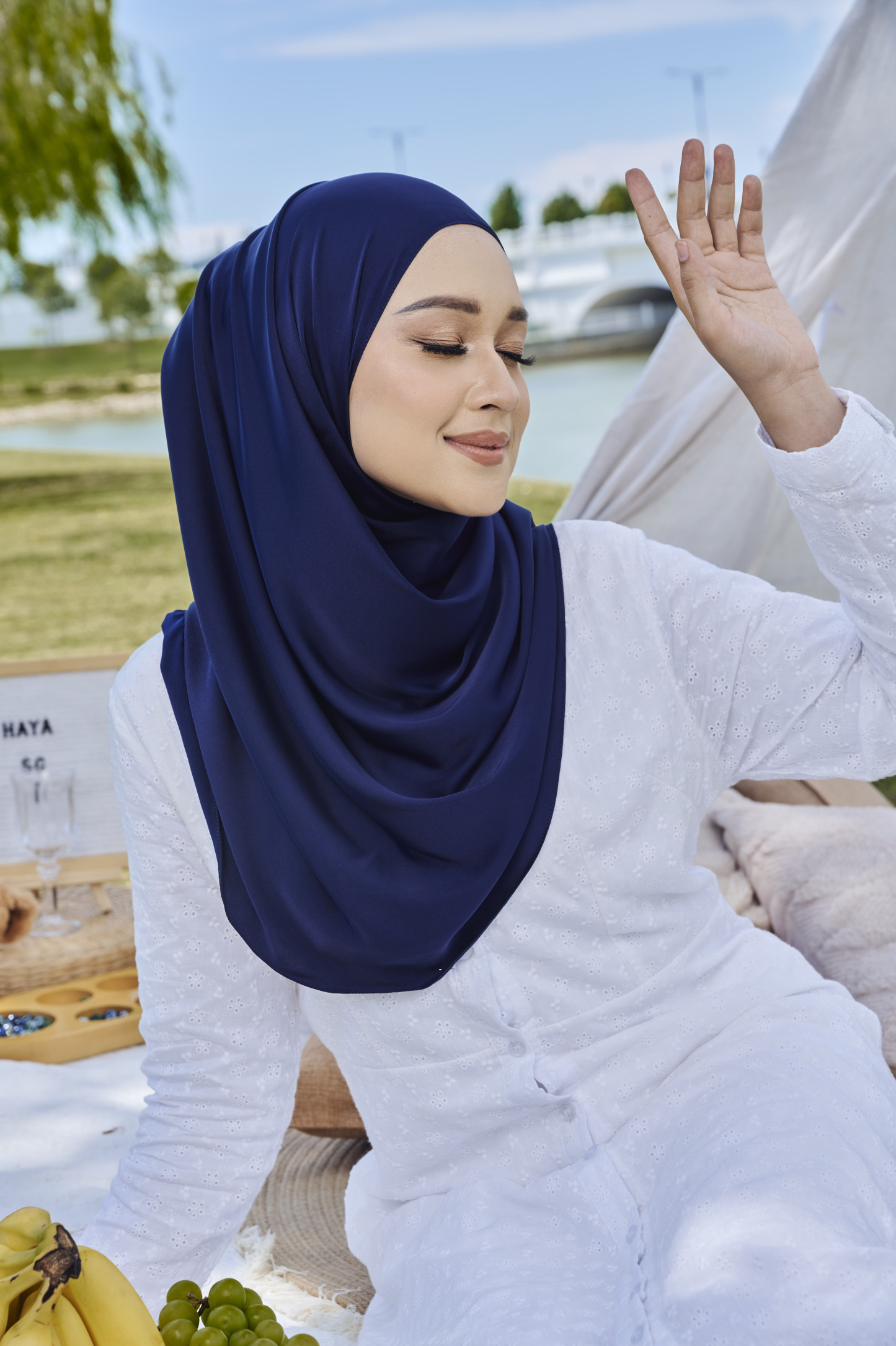 Erina Satin Snood