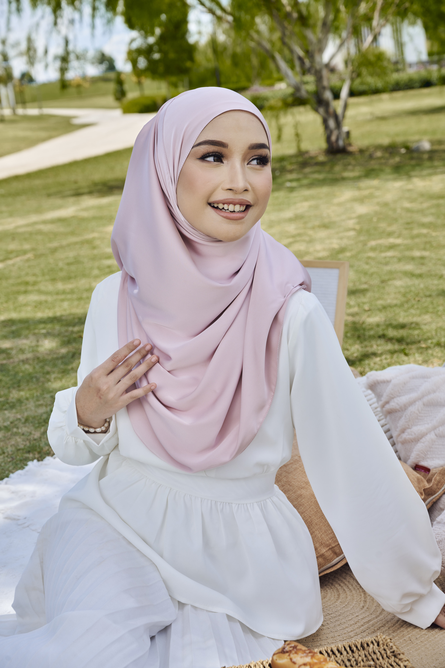 Erina Satin Snood