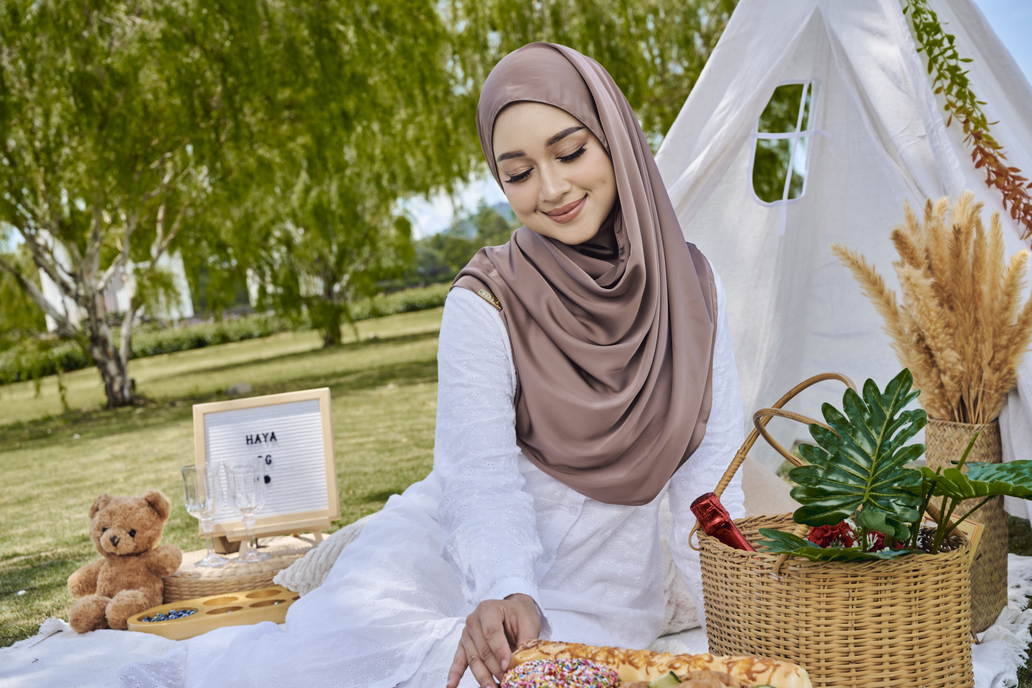 Erina Satin Snood