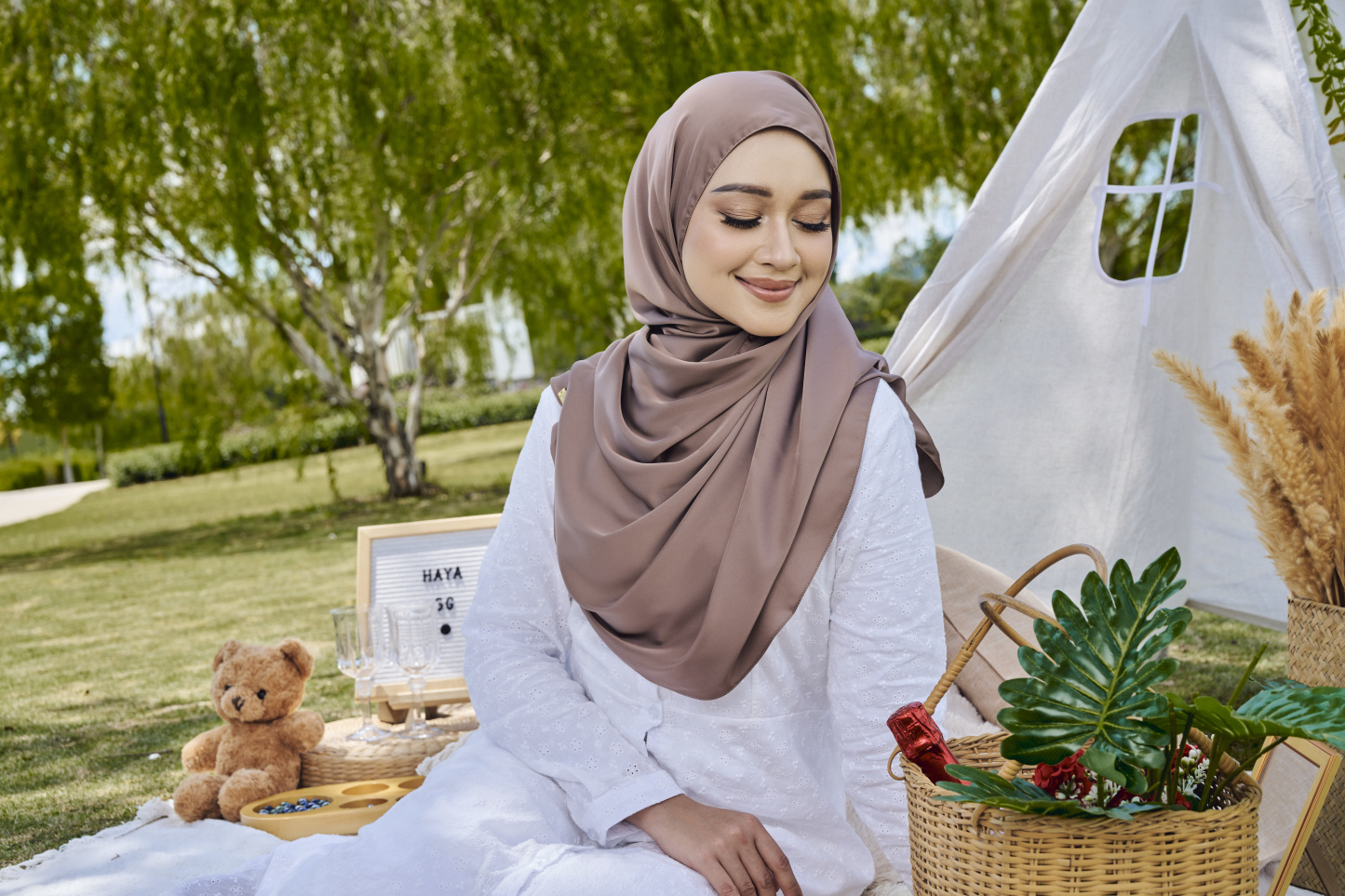Erina Satin Snood