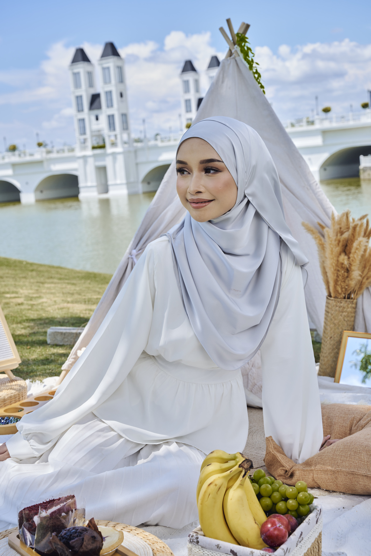 Erina Satin Snood