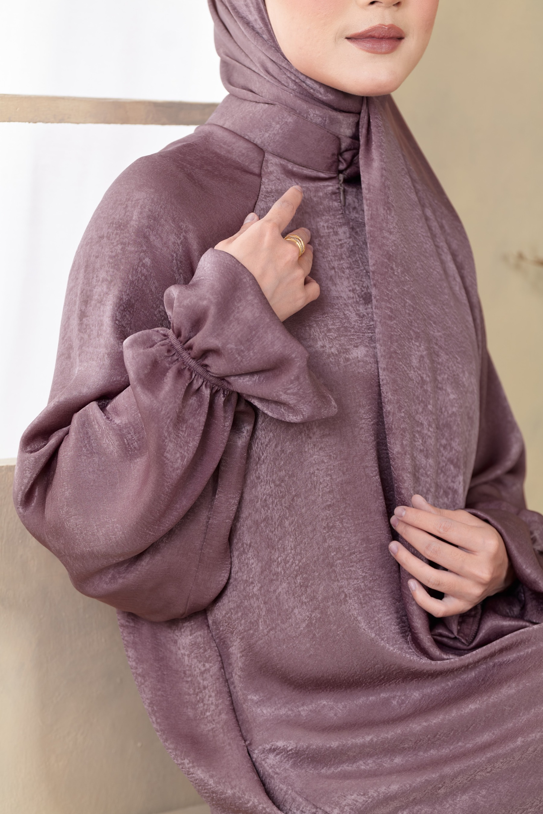 Azra Abaya