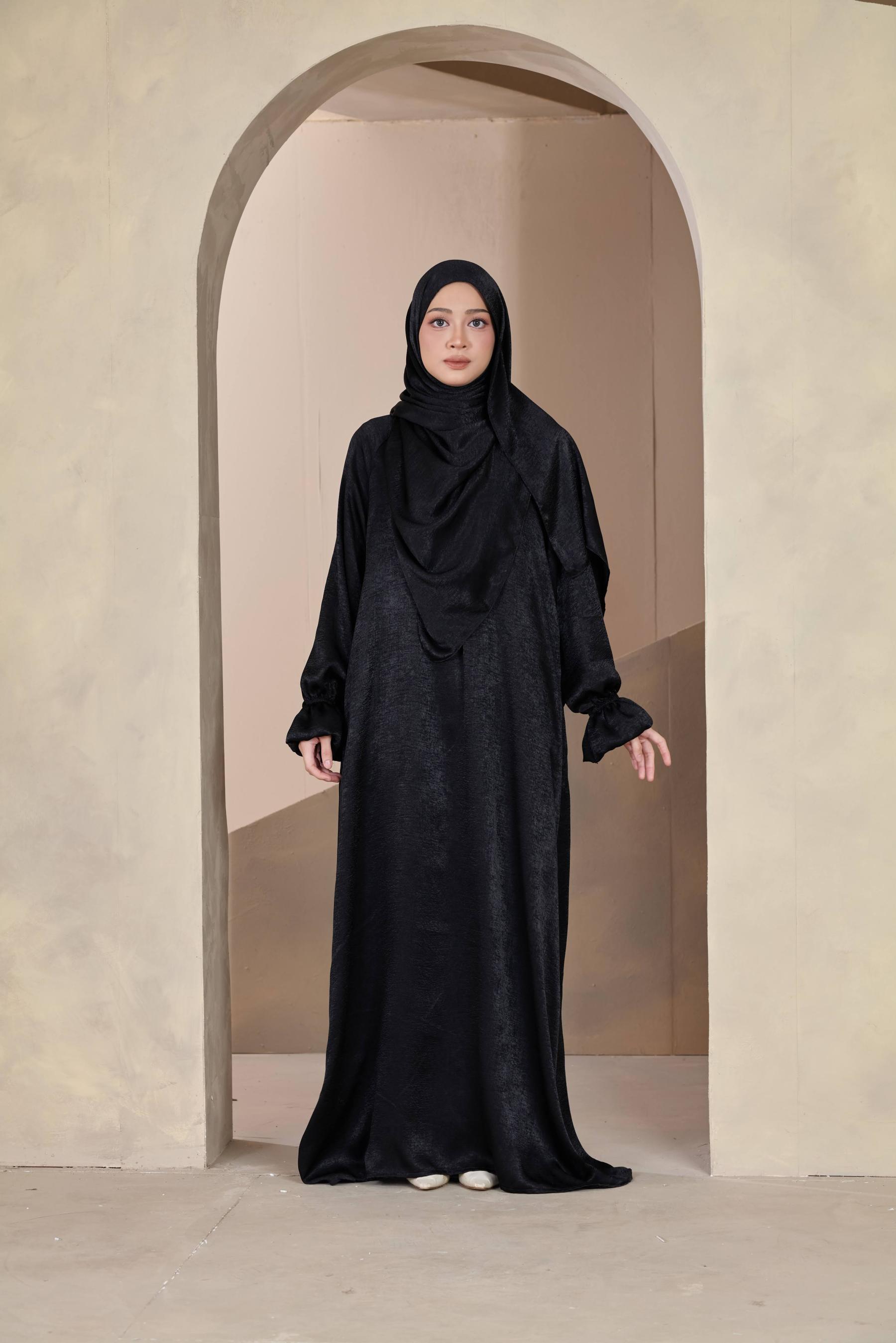 Azra Abaya