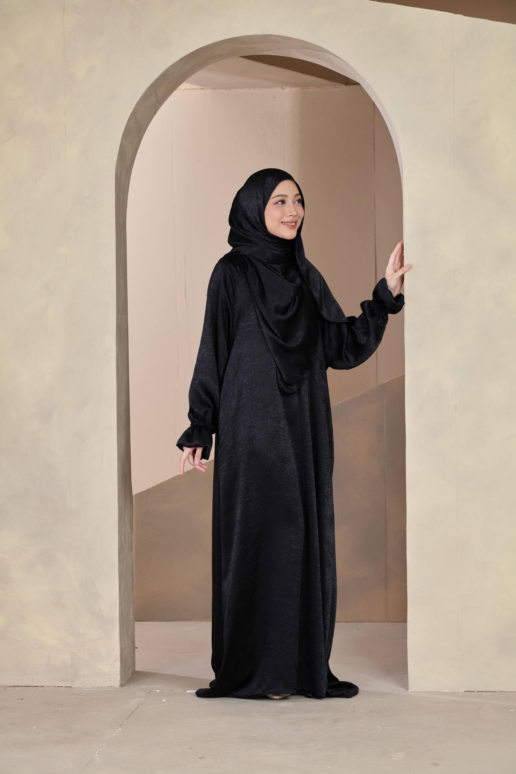 Azra Abaya