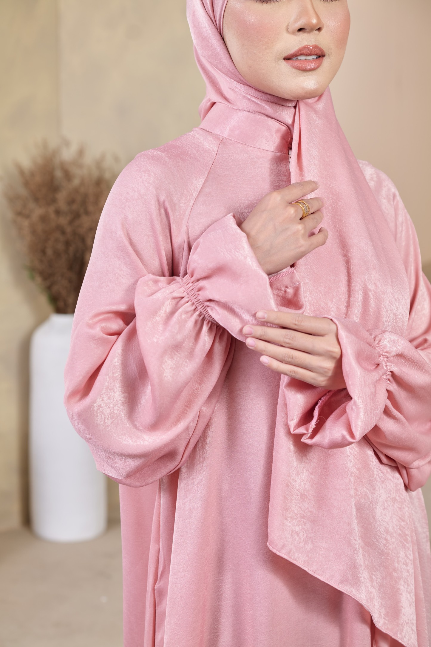 Azra Abaya