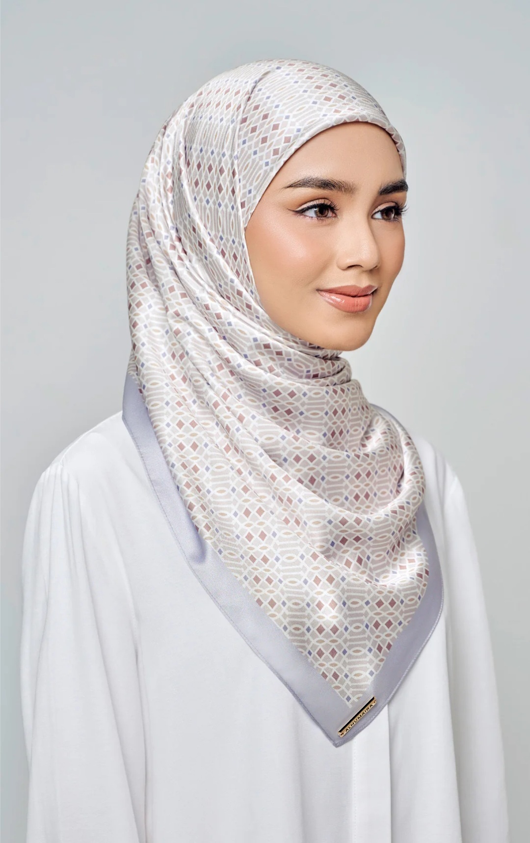 Le Sable Satin Square